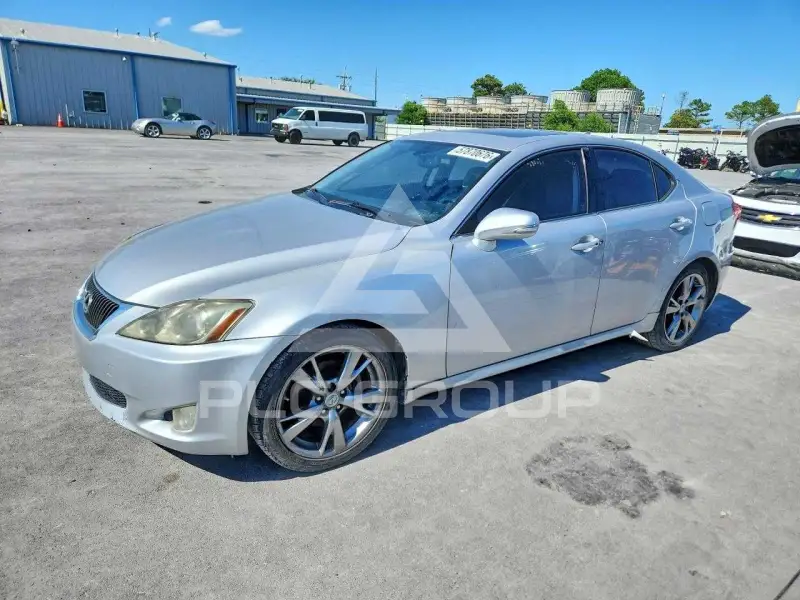 2010 Lexus IS photo