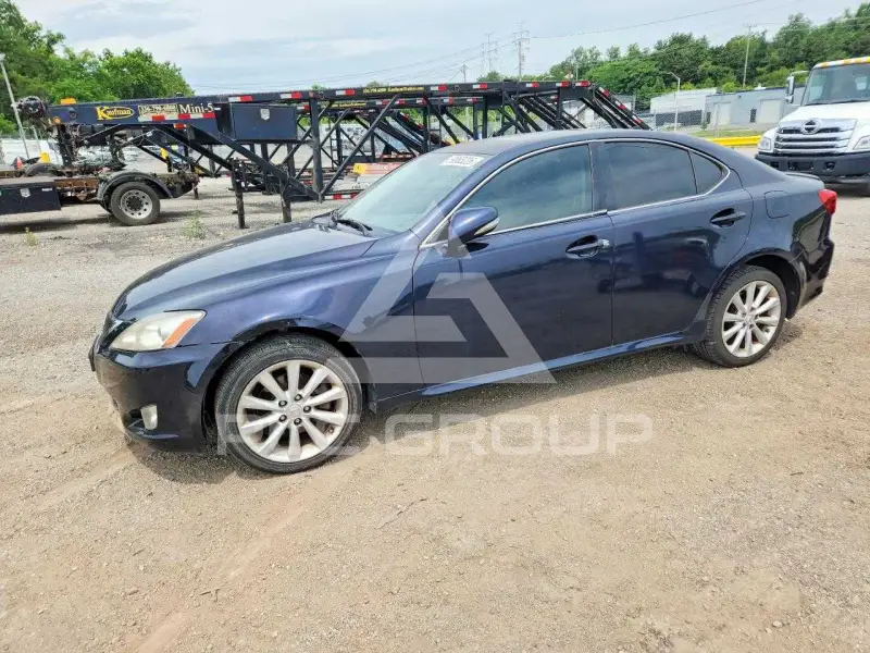 2010 Lexus IS photo