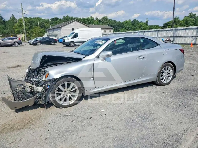 2010 Lexus IS photo
