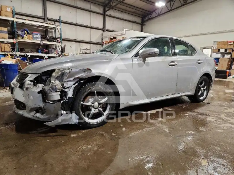 2010 Lexus IS photo