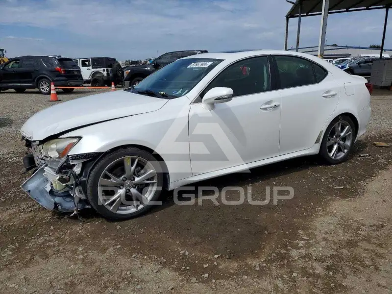 2010 Lexus IS photo