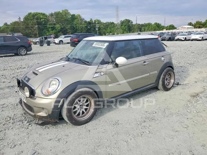 2010 Mini COOPER photo