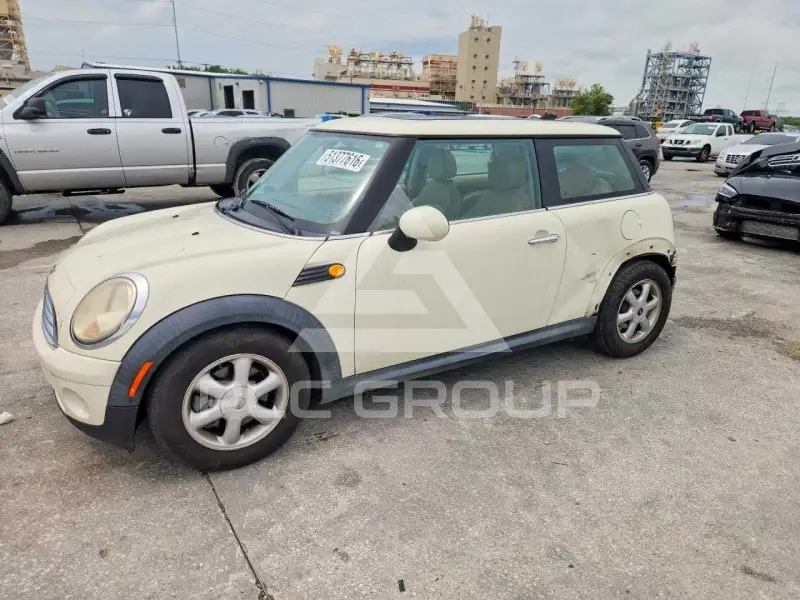 2010 Mini COOPER photo