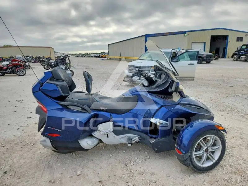 2010 Can-AM SPYDER фото