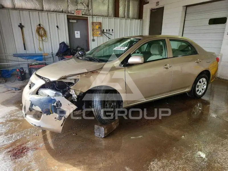 2010 Toyota COROLLA фото