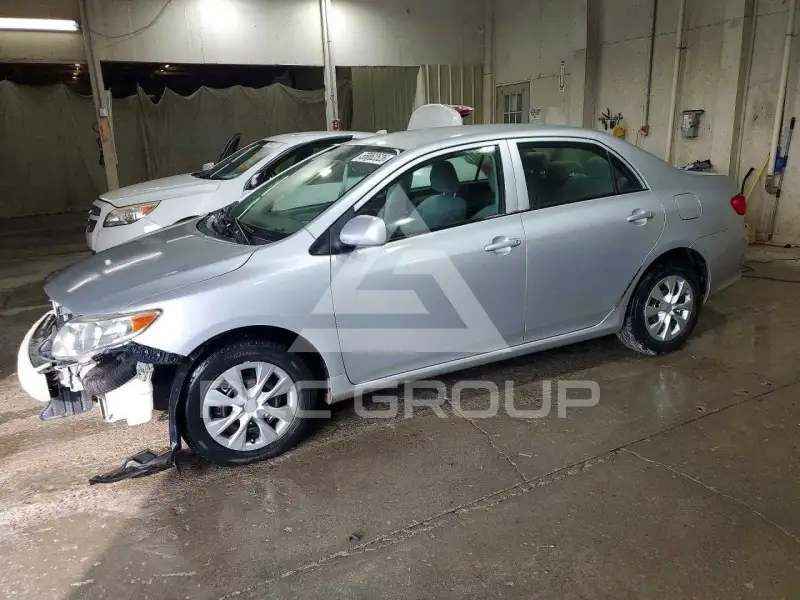 2010 Toyota COROLLA фото
