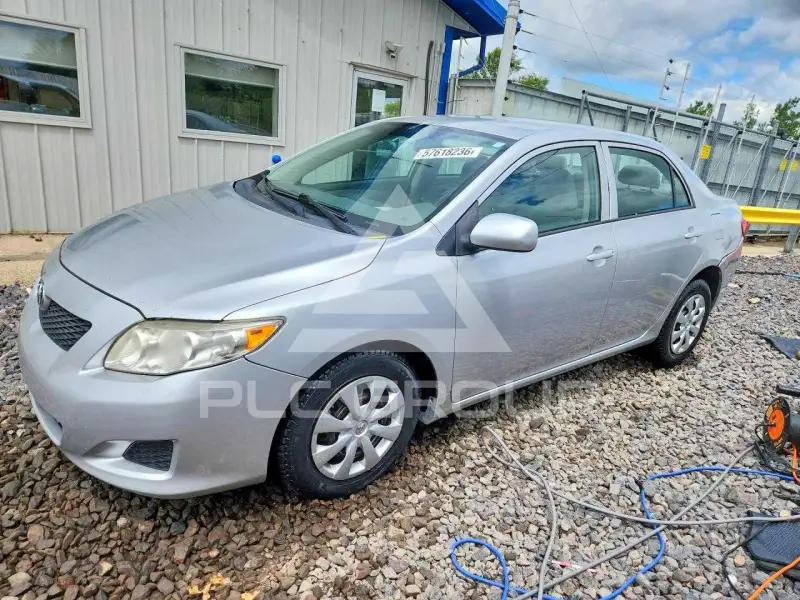 2010 Toyota COROLLA фото