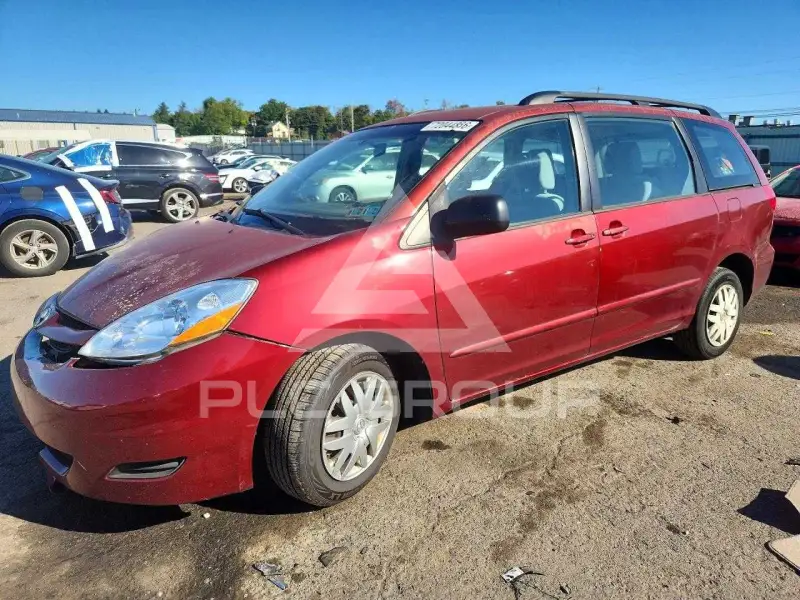 2010 Toyota SIENNA фото