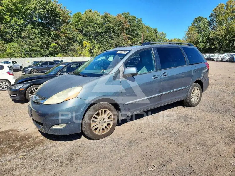 2010 Toyota SIENNA фото