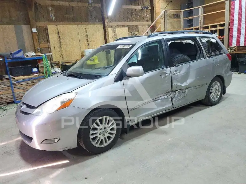 2010 Toyota SIENNA фото