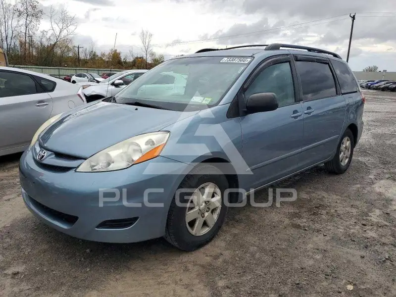 2010 Toyota SIENNA фото