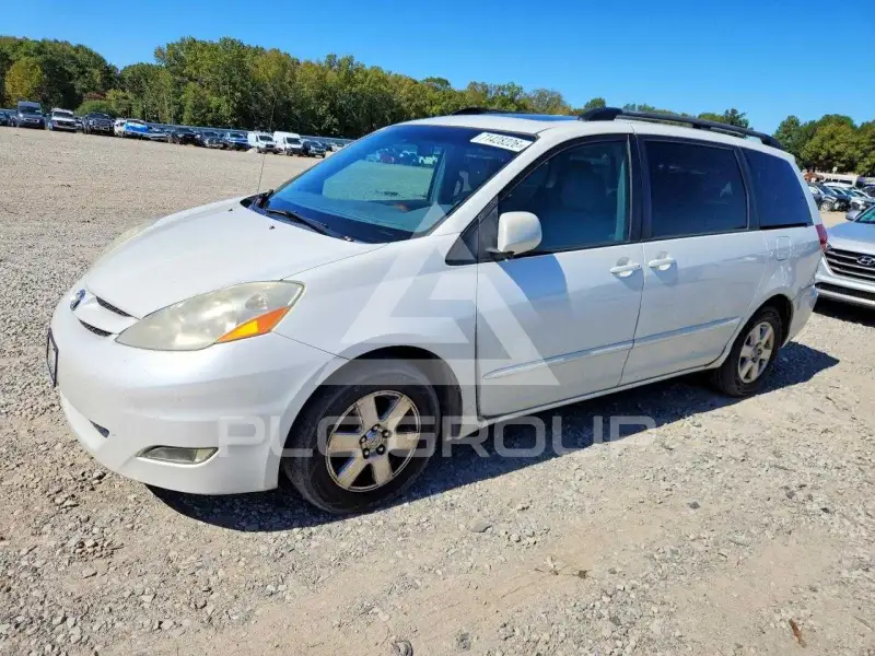 2010 Toyota SIENNA фото