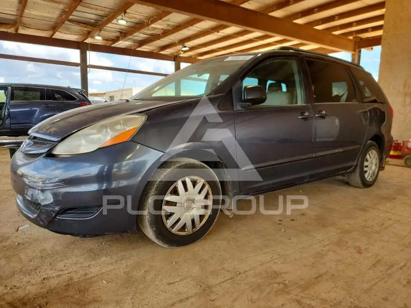 2010 Toyota SIENNA фото