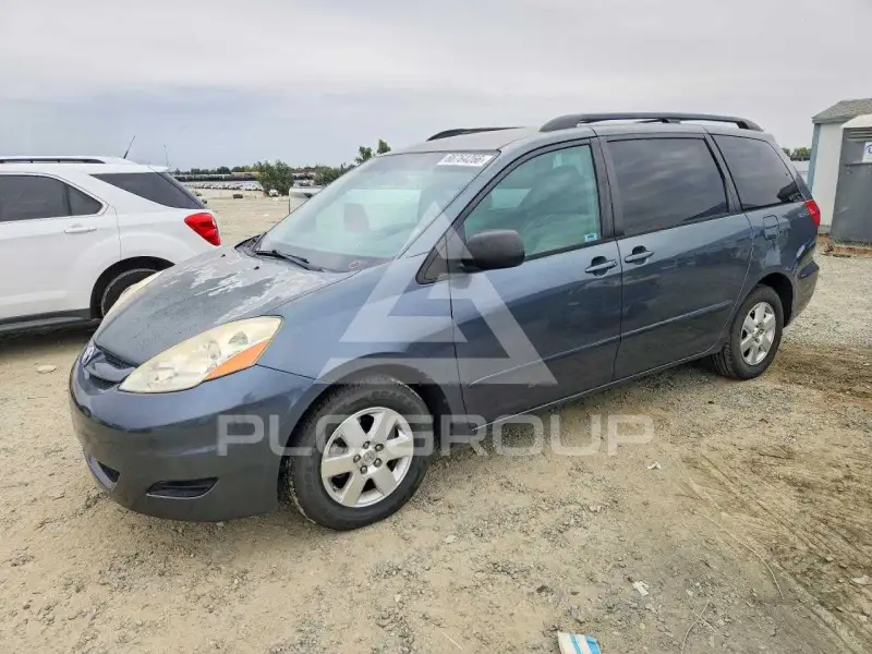2010 Toyota SIENNA фото