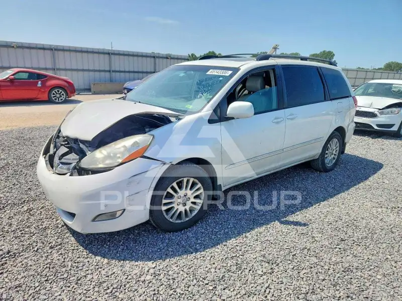 2010 Toyota SIENNA фото
