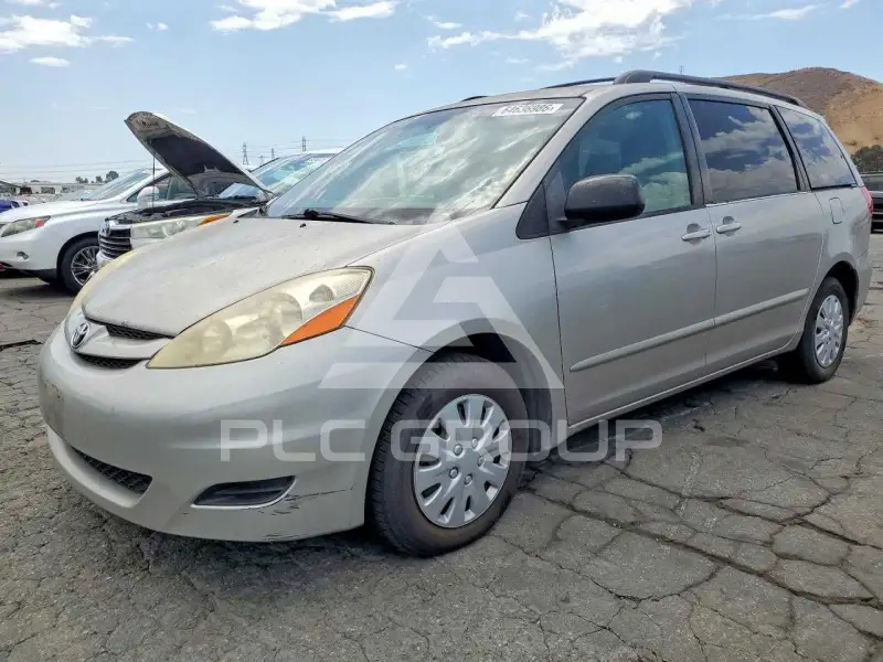 2010 Toyota SIENNA фото