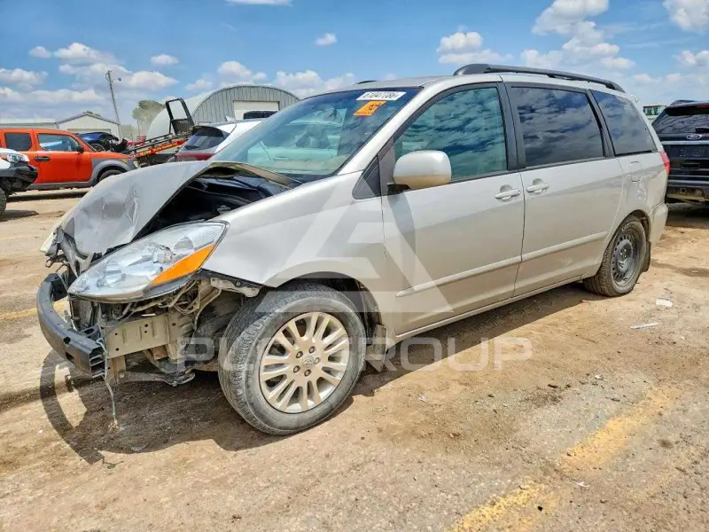 2010 Toyota SIENNA фото