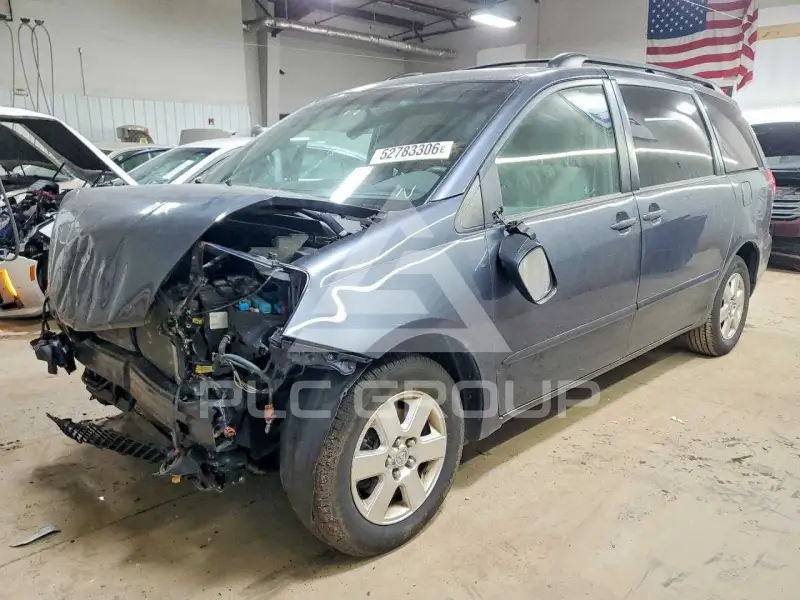 2010 Toyota SIENNA фото