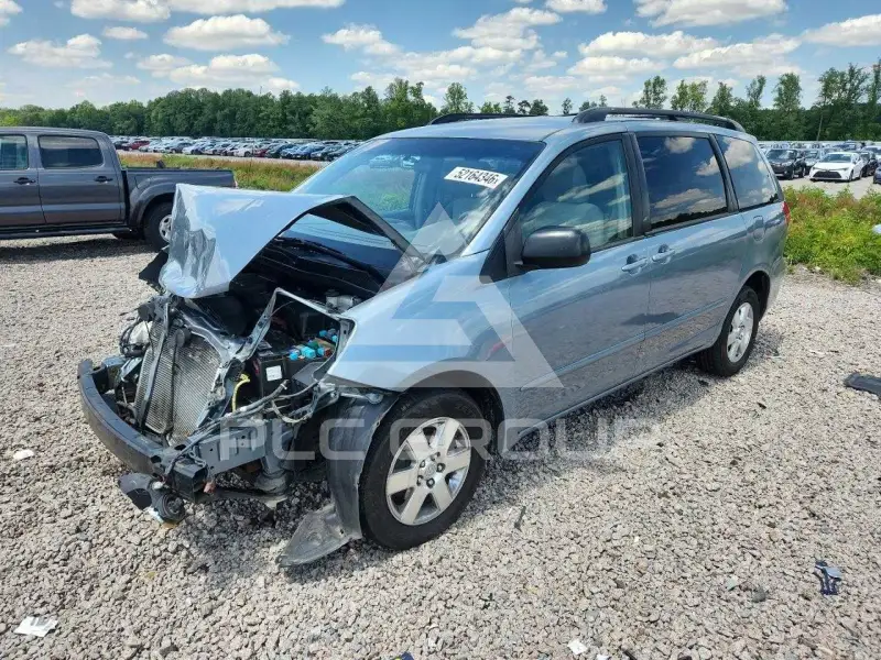 2010 Toyota SIENNA фото