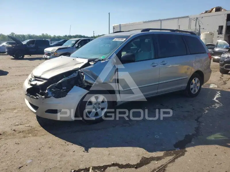 2010 Toyota SIENNA фото