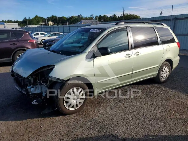 2010 Toyota SIENNA фото