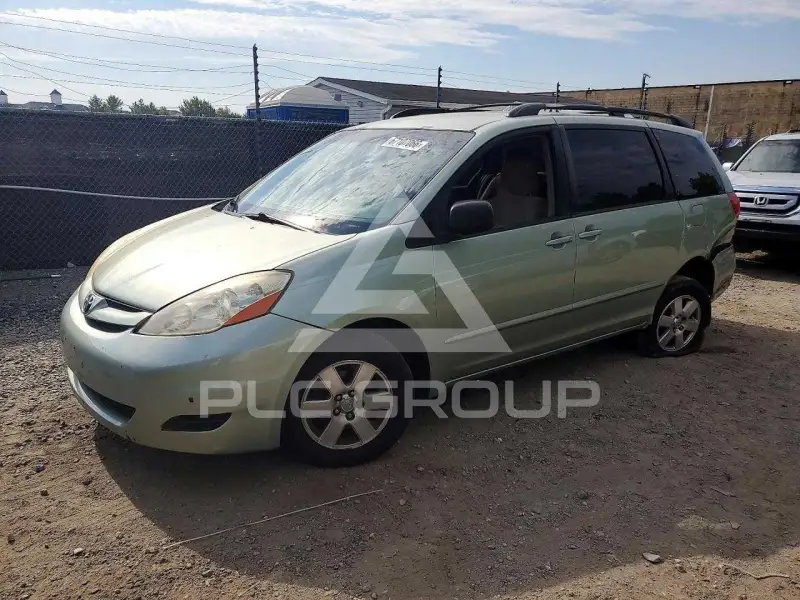 2010 Toyota SIENNA фото