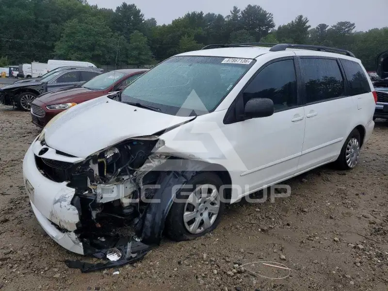 2010 Toyota SIENNA фото