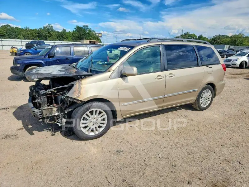 2010 Toyota SIENNA фото