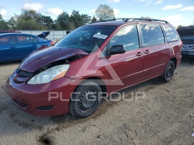 2010 Toyota SIENNA фото