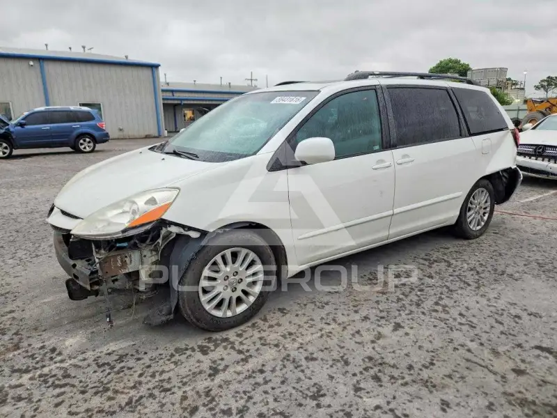2010 Toyota SIENNA фото