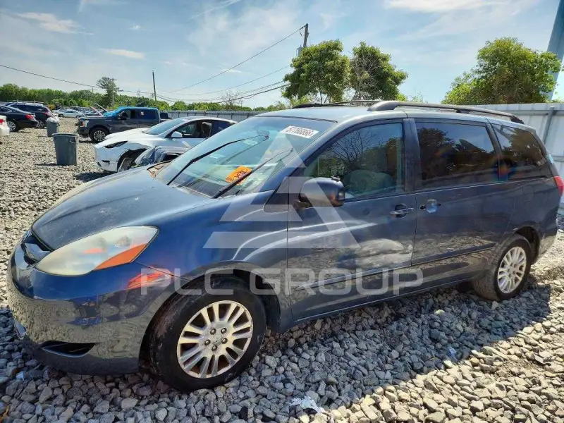 2010 Toyota SIENNA фото