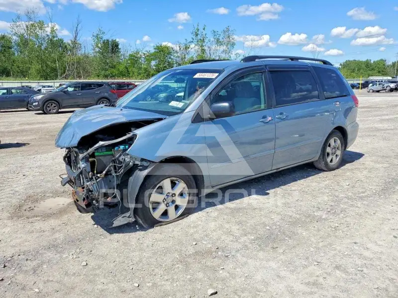 2010 Toyota SIENNA фото