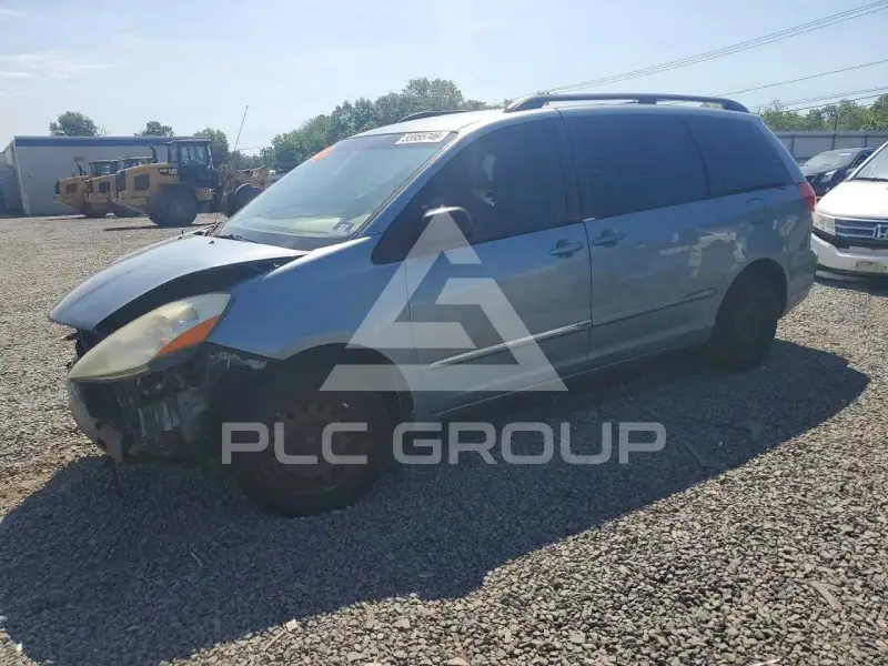 2010 Toyota SIENNA фото
