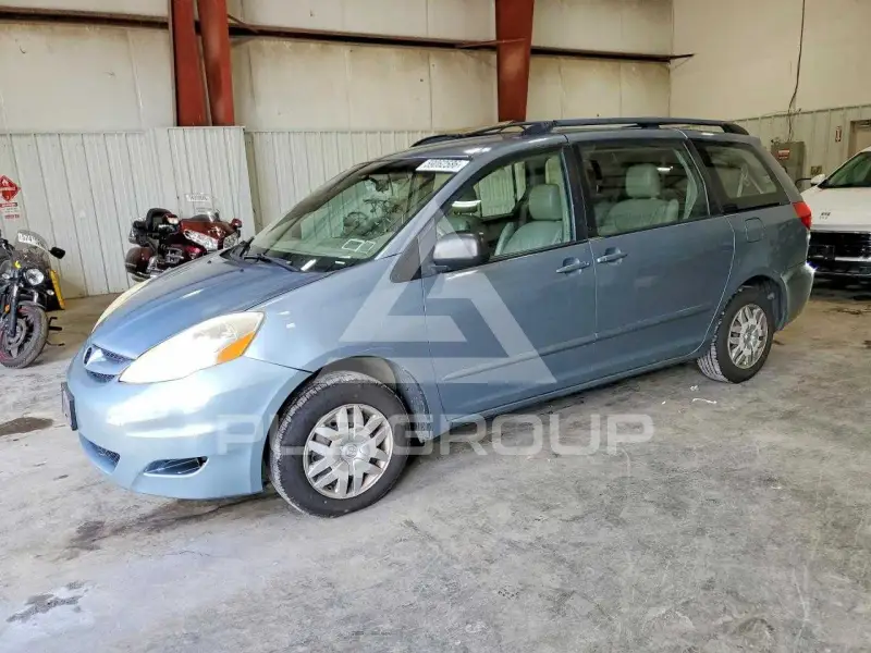 2010 Toyota SIENNA фото