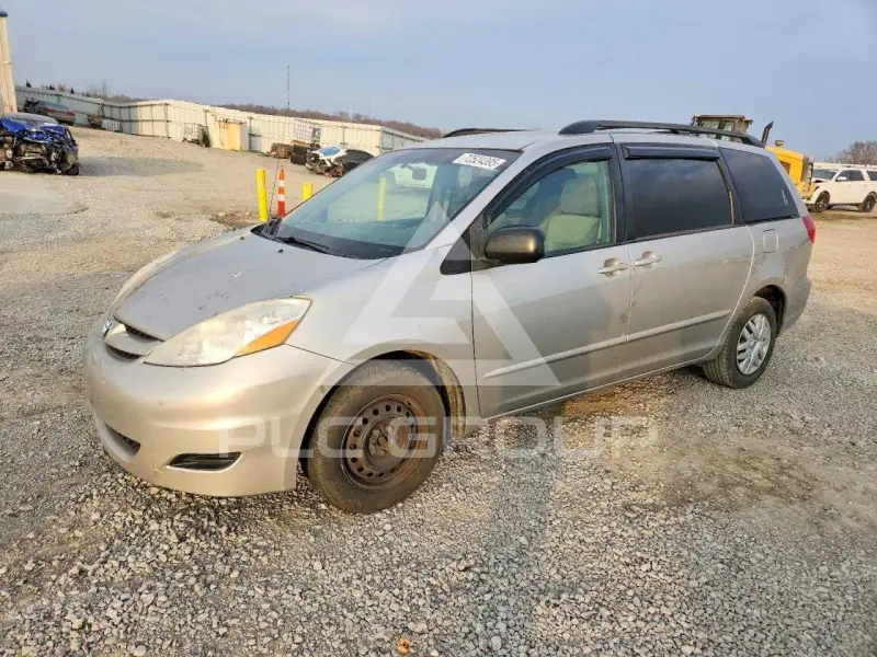 2010 Toyota SIENNA фото