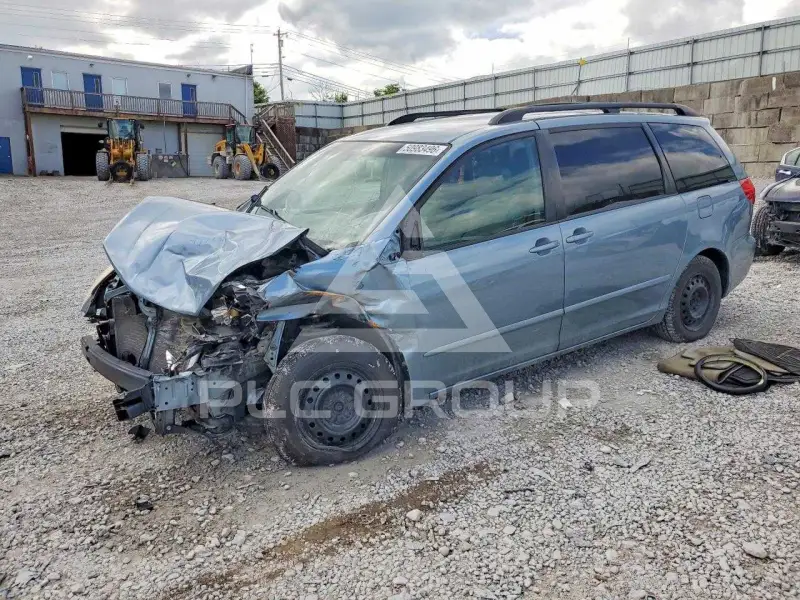 2010 Toyota SIENNA фото