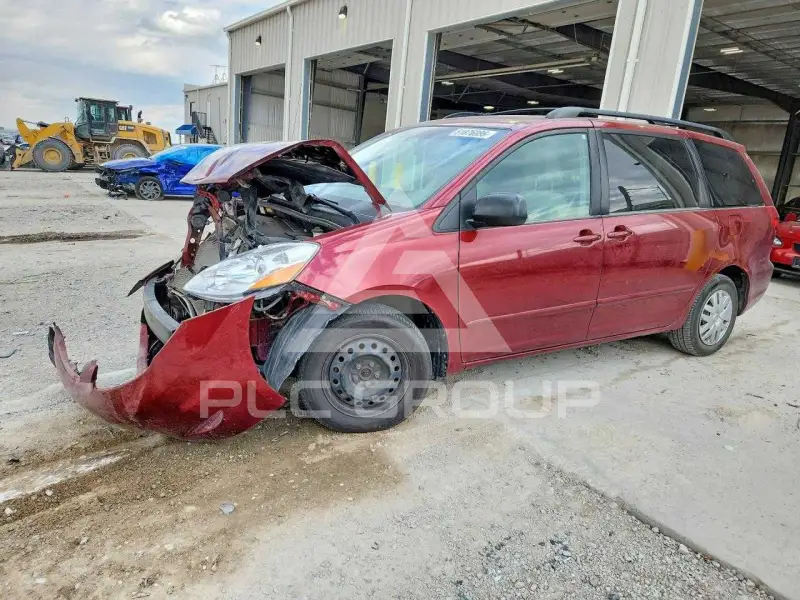 2010 Toyota SIENNA фото