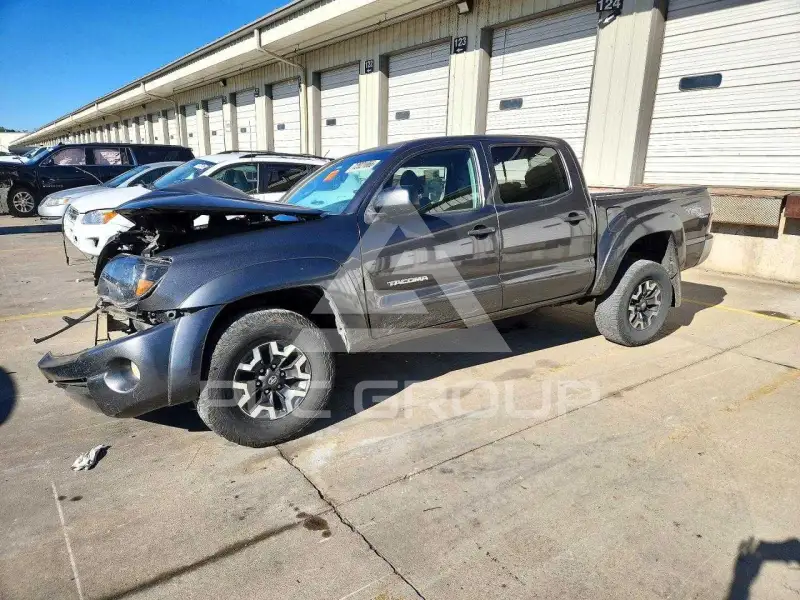 2010 Toyota TACOMA photo