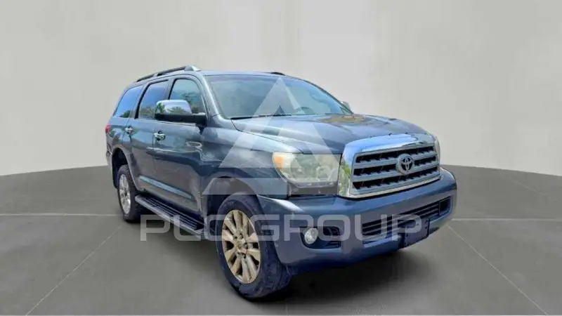 2010 Toyota SEQUOIA фото