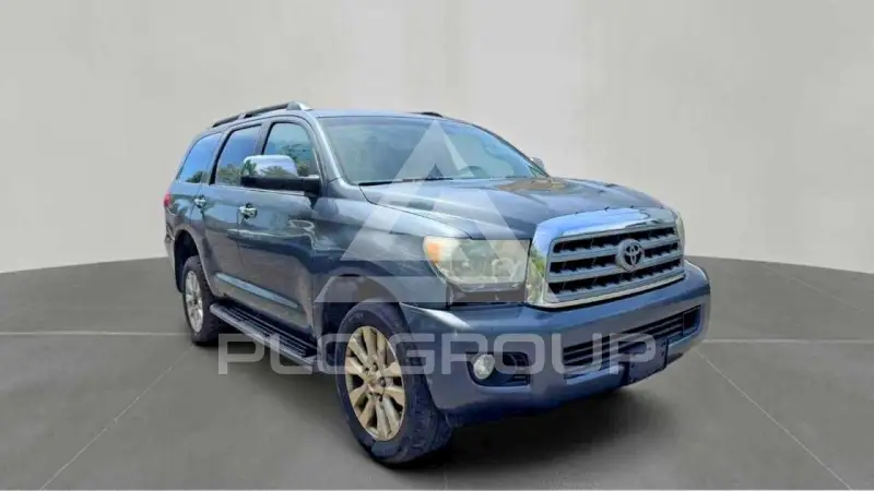 2010 Toyota SEQUOIA фото