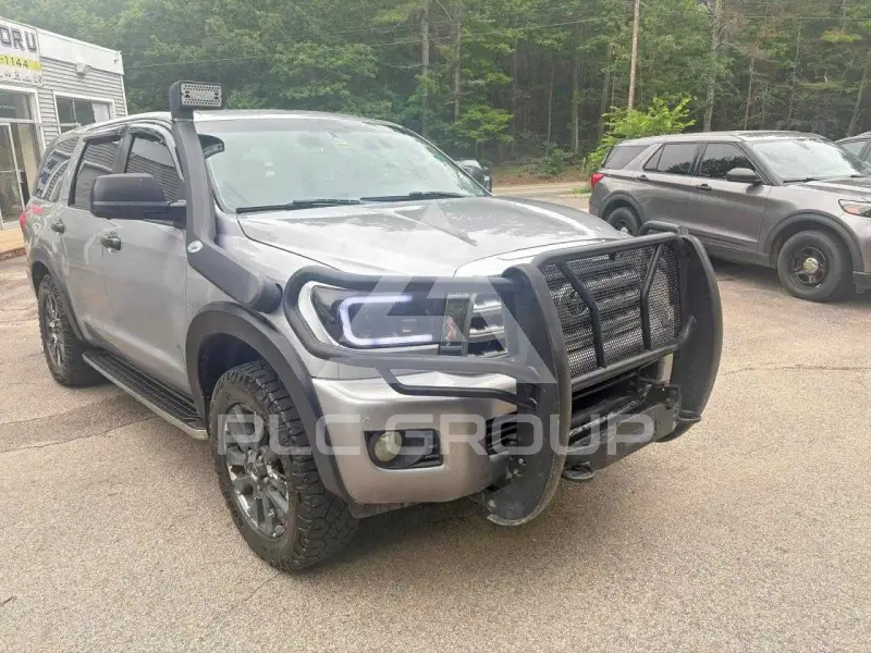 2010 Toyota SEQUOIA фото