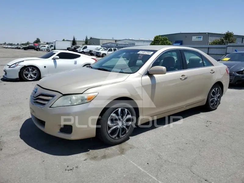 2010 Toyota CAMRY фото