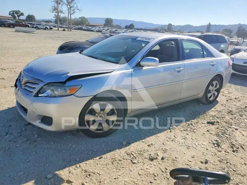 2010 Toyota CAMRY фото