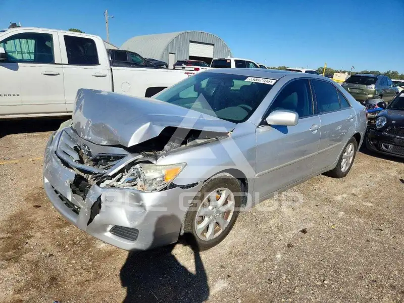 2010 Toyota CAMRY фото