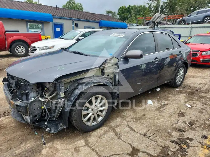 2010 Toyota CAMRY фото