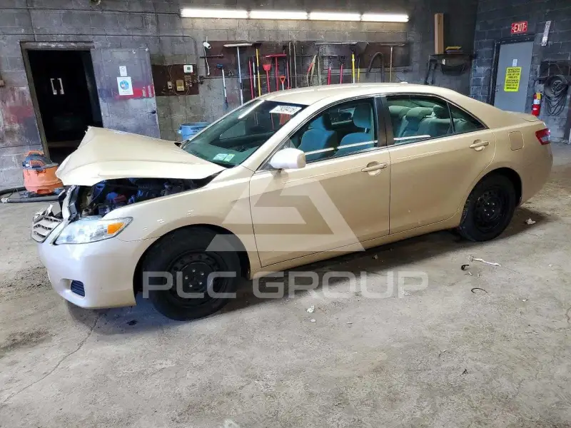 2010 Toyota CAMRY фото