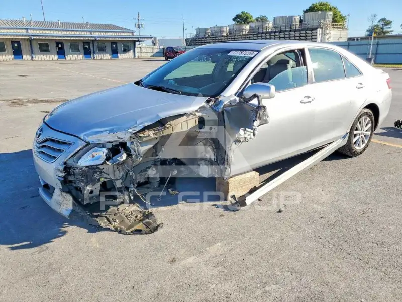 2010 Toyota CAMRY фото