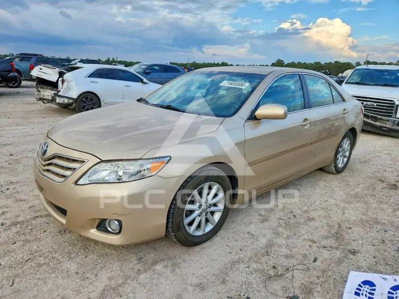 2010 Toyota CAMRY фото