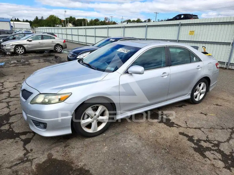 2010 Toyota CAMRY фото