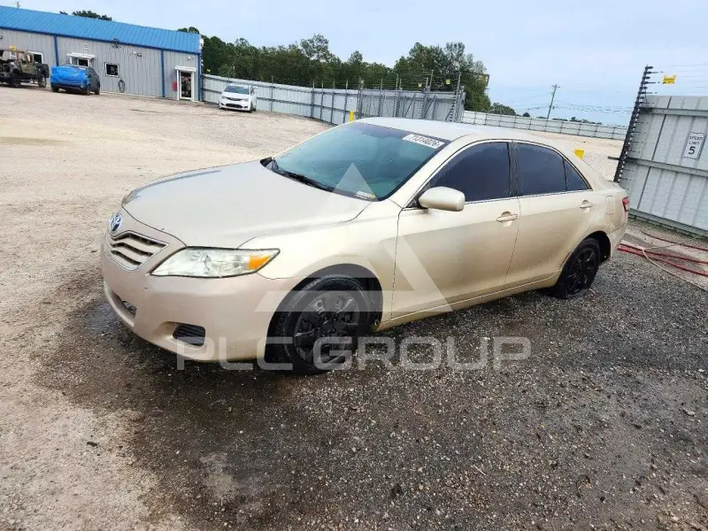 2010 Toyota CAMRY фото